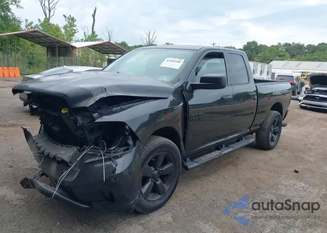 2017 Ram 1500 Express 4X4 6'4 Box z USA, uszkodzony, nr VIN 1C6RR7FG5HS580086